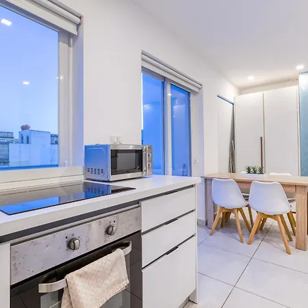 Large Penthouse With Spacious Terrace In By 360 Estates Apartment *