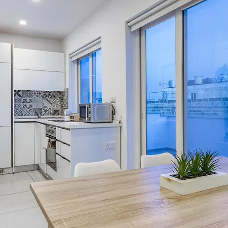 Large Penthouse With Spacious Terrace In By 360 Estates Apartment